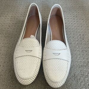 Gorgeous Brooks Brothers Ivory Woven Loafers in size 8.5. NWT